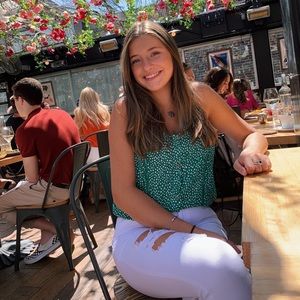 Meet your Posher, Jolie